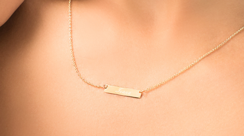 gold necklace with engraved name zlatarna dodic