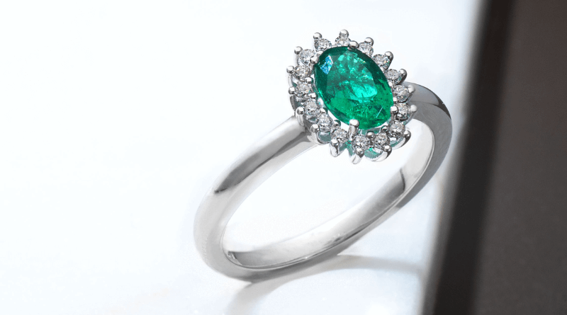 gold jewelry with diamonds and emeralds ring