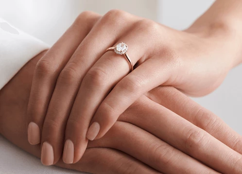Razbijamo mitove – Gdje se nosi zaručnički prsten i zašto?