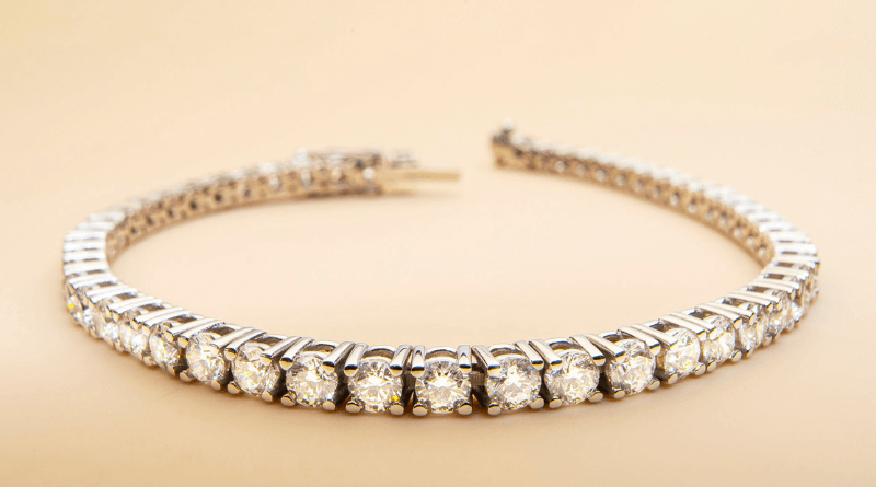 white gold 18kt premium diamonds bracelet high jewelry collection