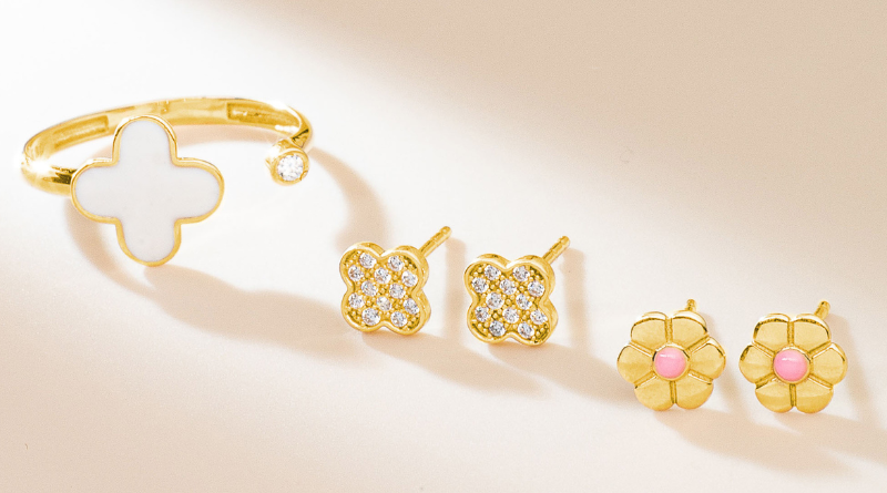 floral jewelry made of gold clover flower