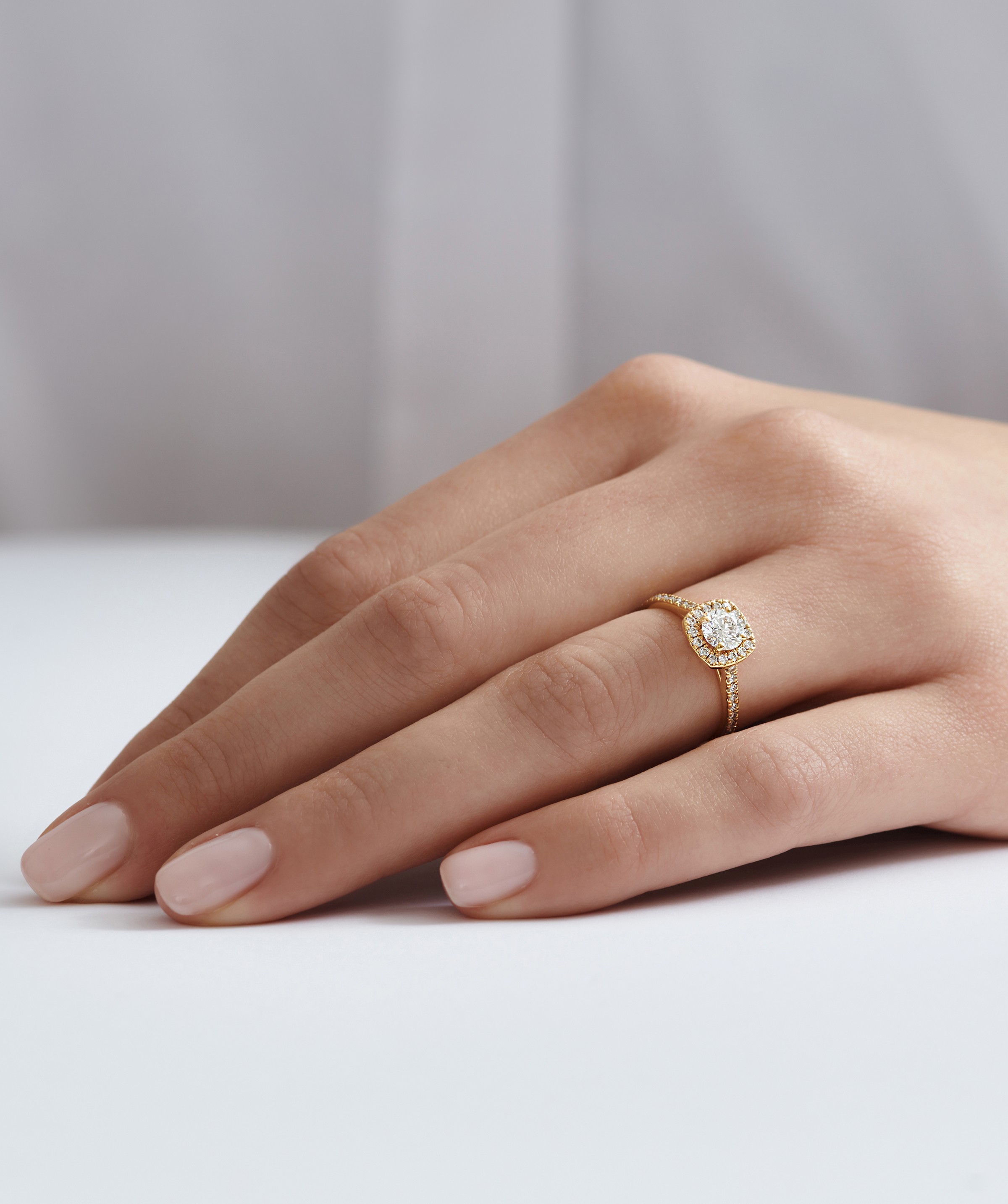 Amour zlatni zaručnički prsten s dijamantom