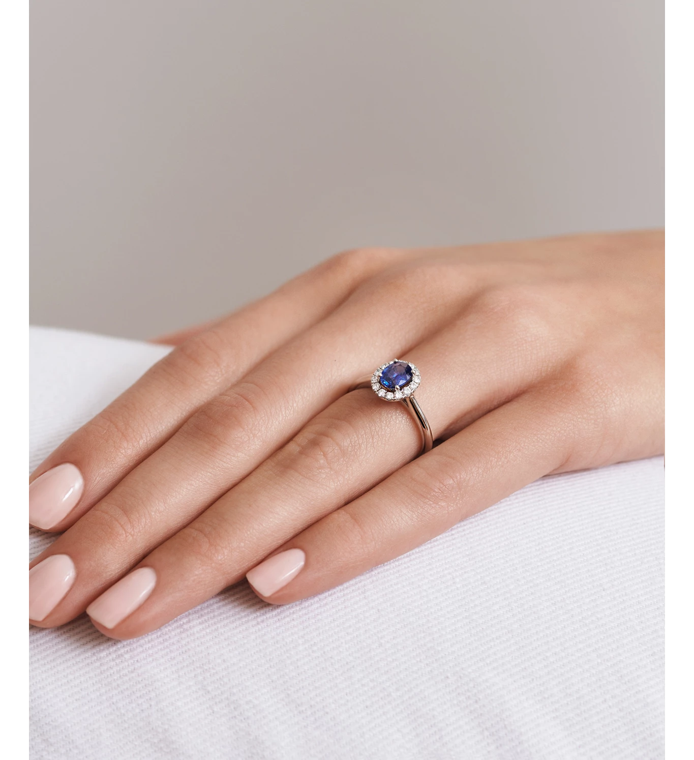Sea Star zlatni prsten sa safirom i dijamantima