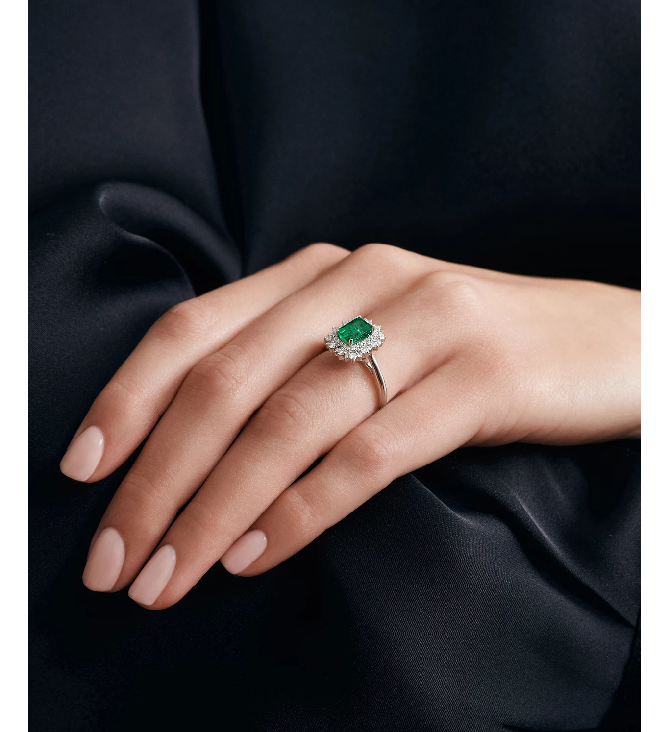 Pine Adoration zlatni prsten sa smaragdom i dijamantima