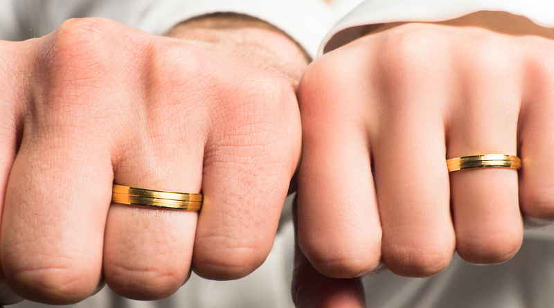 gold wedding rings man woman style