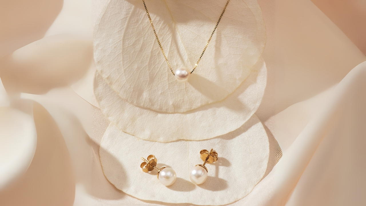 Set s biserima - ogrlica i naušnice