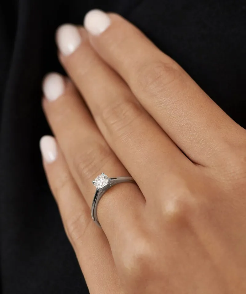 4512201_6160010002899_model_w