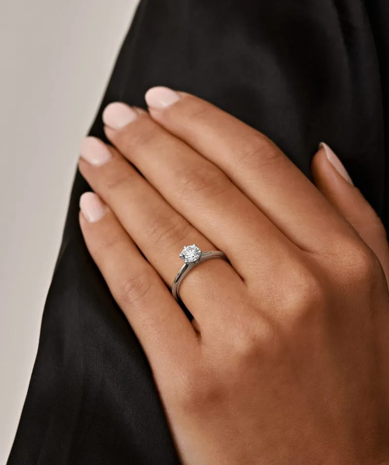 4512352_6160010002903_model_w